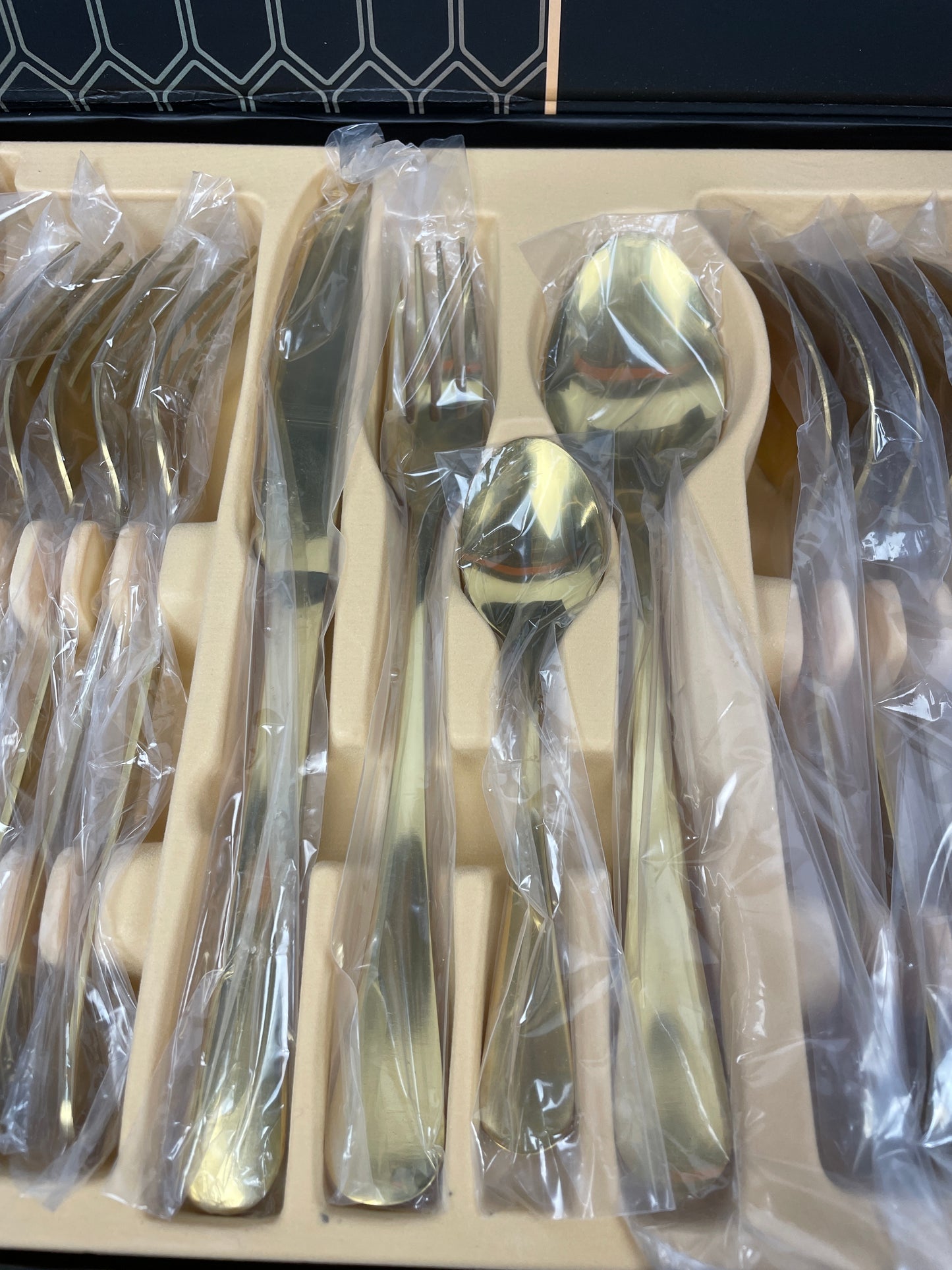 24 Piece Cutlery Set - Gold