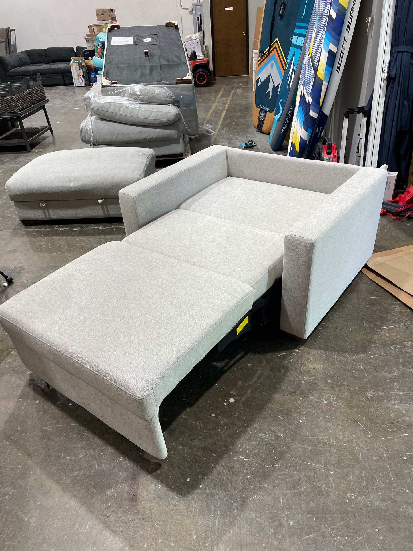 Thomasville Dillard Fabric Twin Size Convertible Sleeper Chair