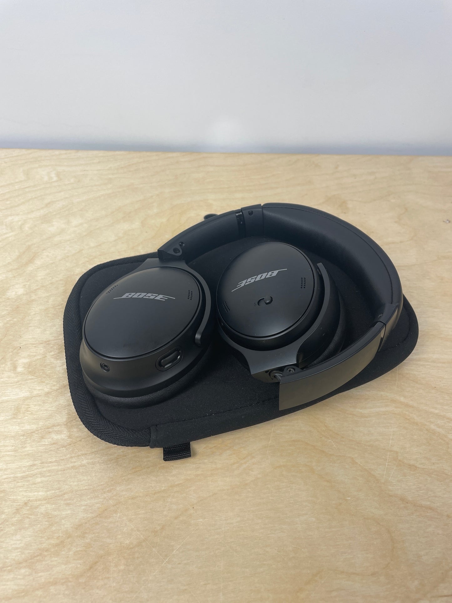 Bose QuietComfort 45 SE Noise Cancelling Over-the-Ear Headphones - Retail $170