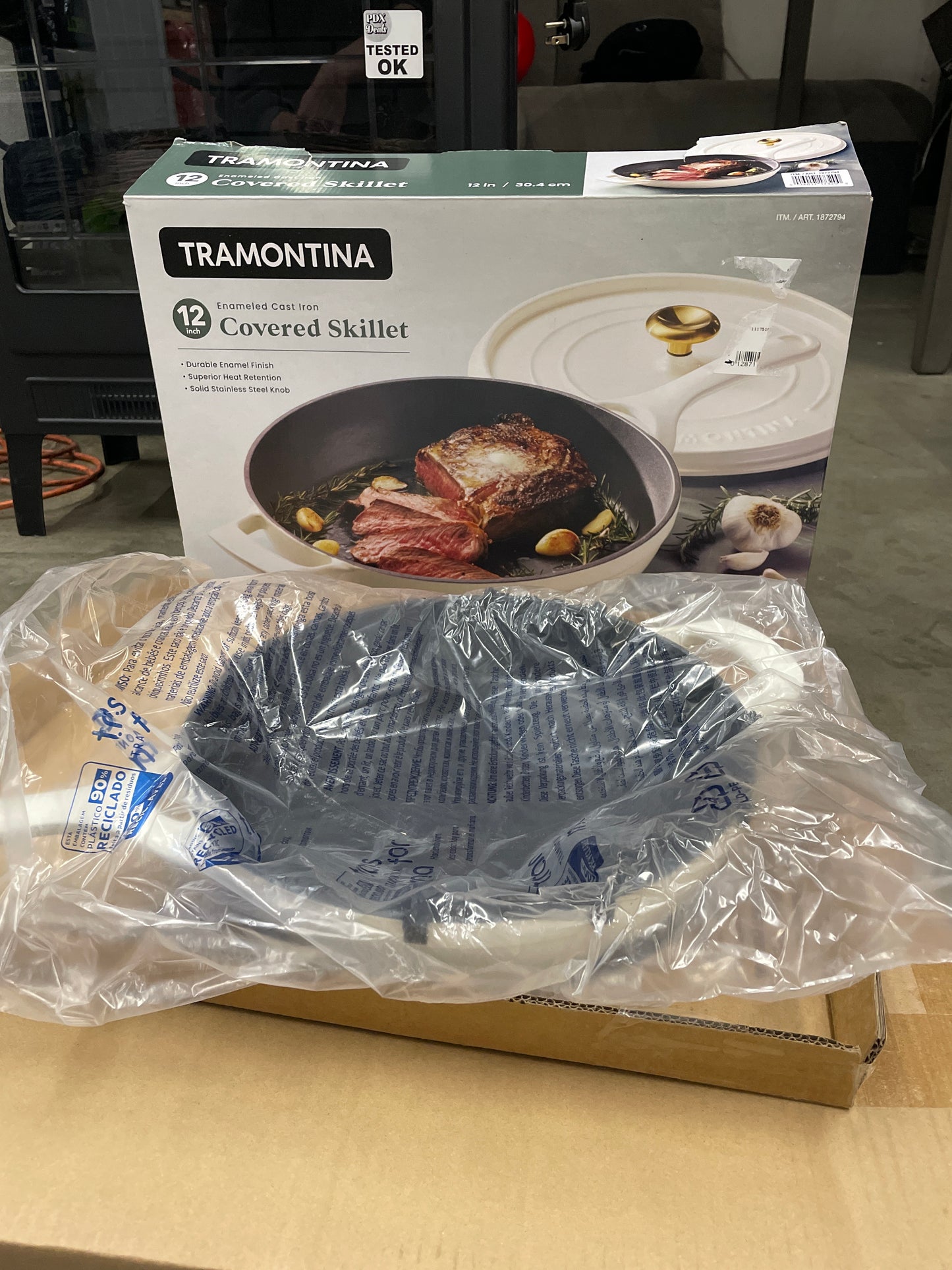 Tramontina 12" Enameled Cast Iron Skillet with Lid - Retail $60