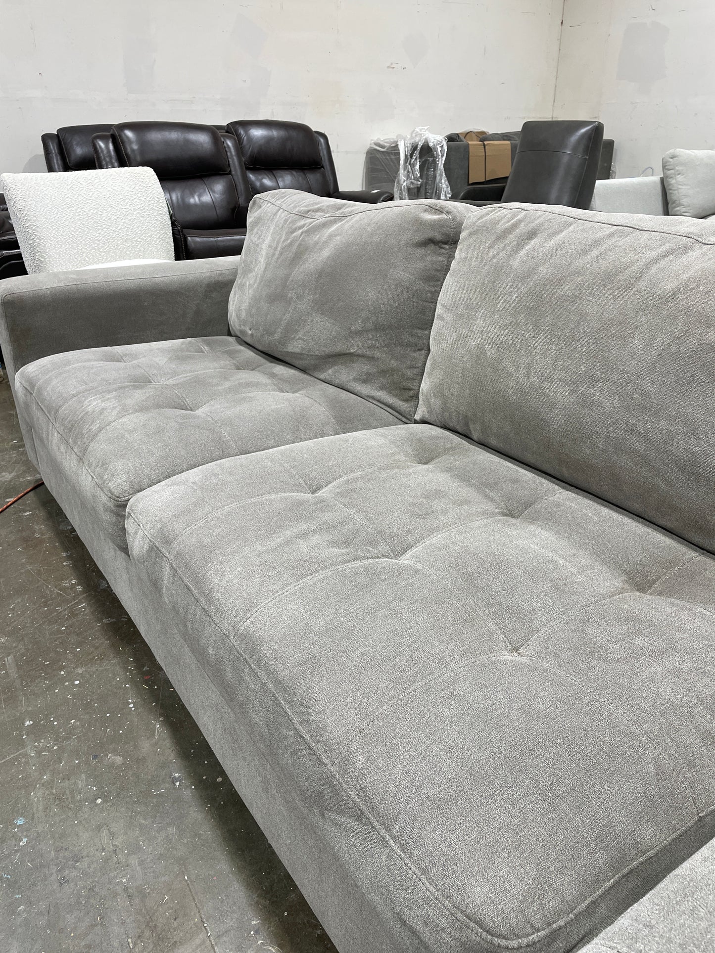 Thomasville Miles Fabric Sectional