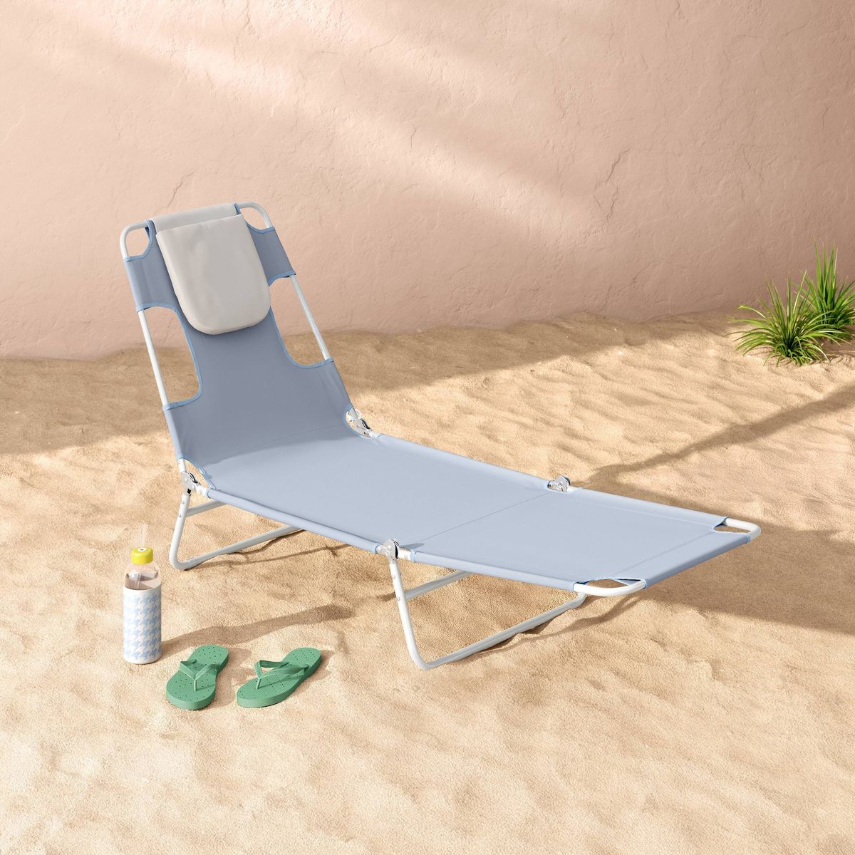 Folding Beach Tanning Chair Light Blue - Room Essentials™