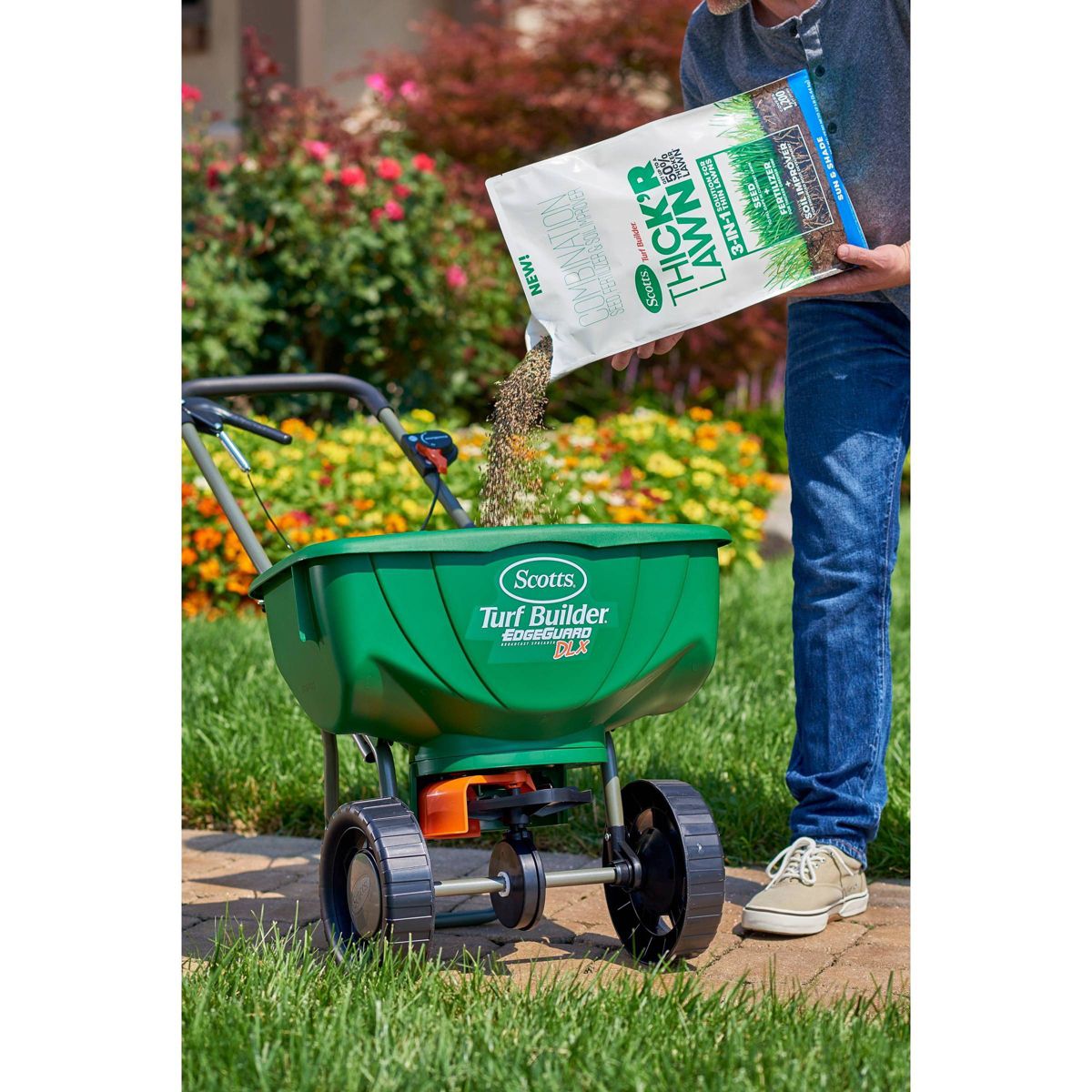 Scotts 3-in-1 Thick'R Lawn Sun & Shade Soil: Soil Improver, Seed, Fertilizer, 50% Thicker Lawn