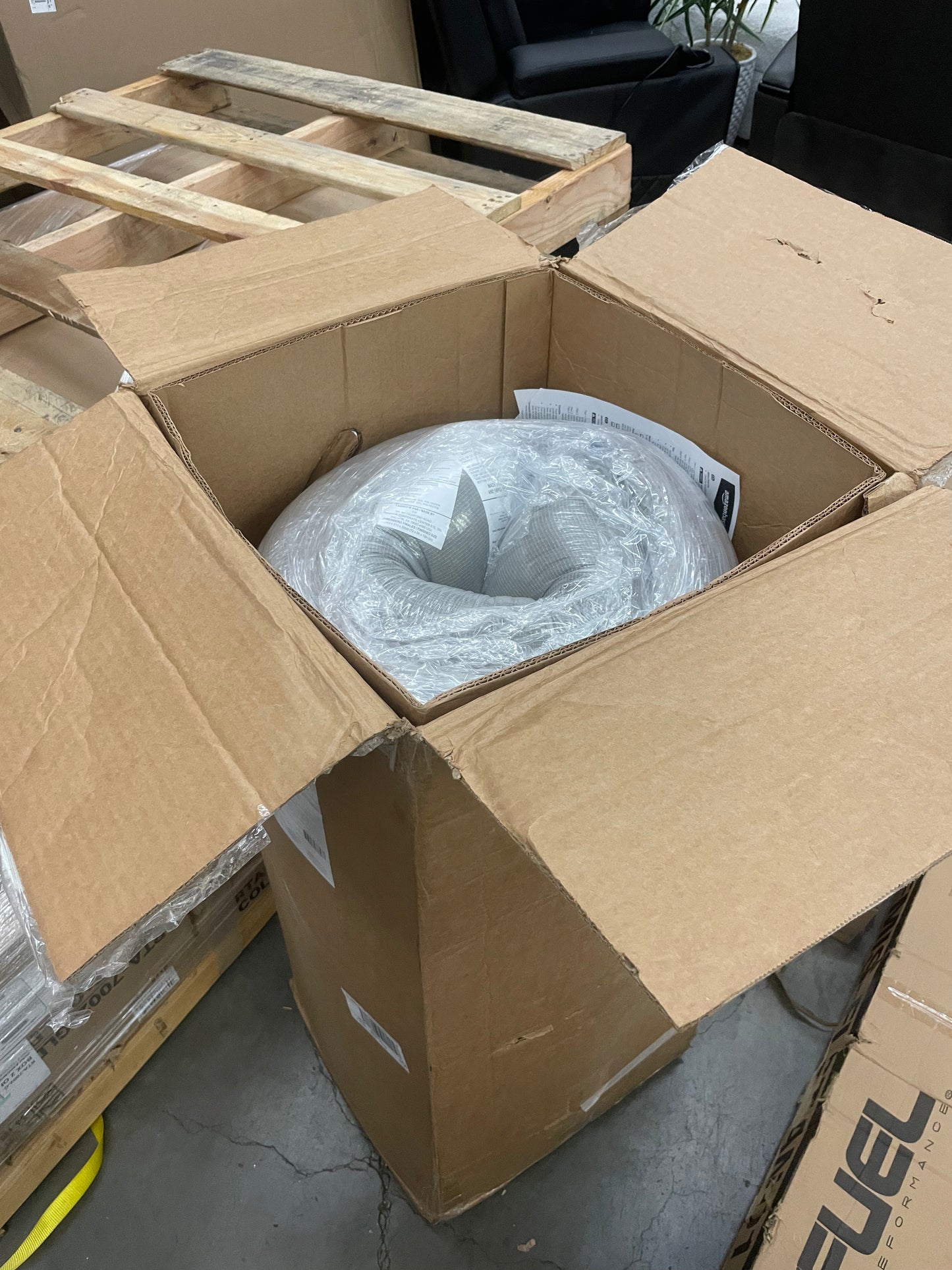 NEW - Amazon Basics Gel 12 Inch CALI KING Memory Foam Mattress, Firm, Cooling, CertiPUR-US® Certified Foam - Retail $459