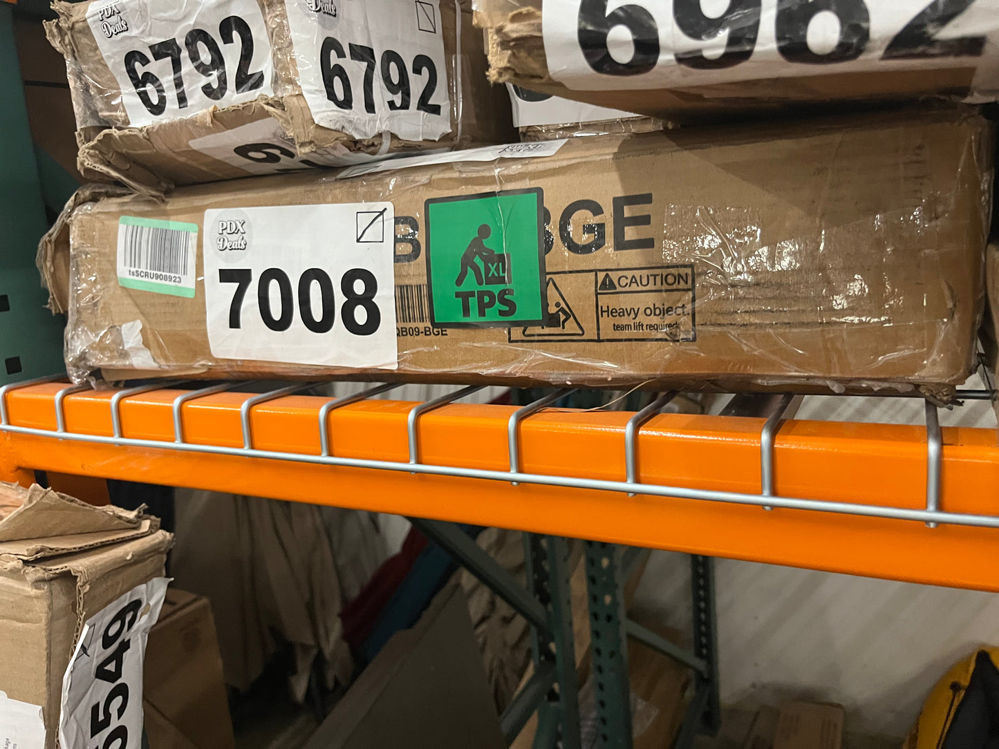 NEW - VECELO QUEEN Bed Frame Upholstered Platform Beds with Height-Adjustable Cotton and Linen Headboard, Heavy Duty Wood Slats, 6" Under-Bed Space, Noise-Free, No Box Spring Needed,Easy Assembly