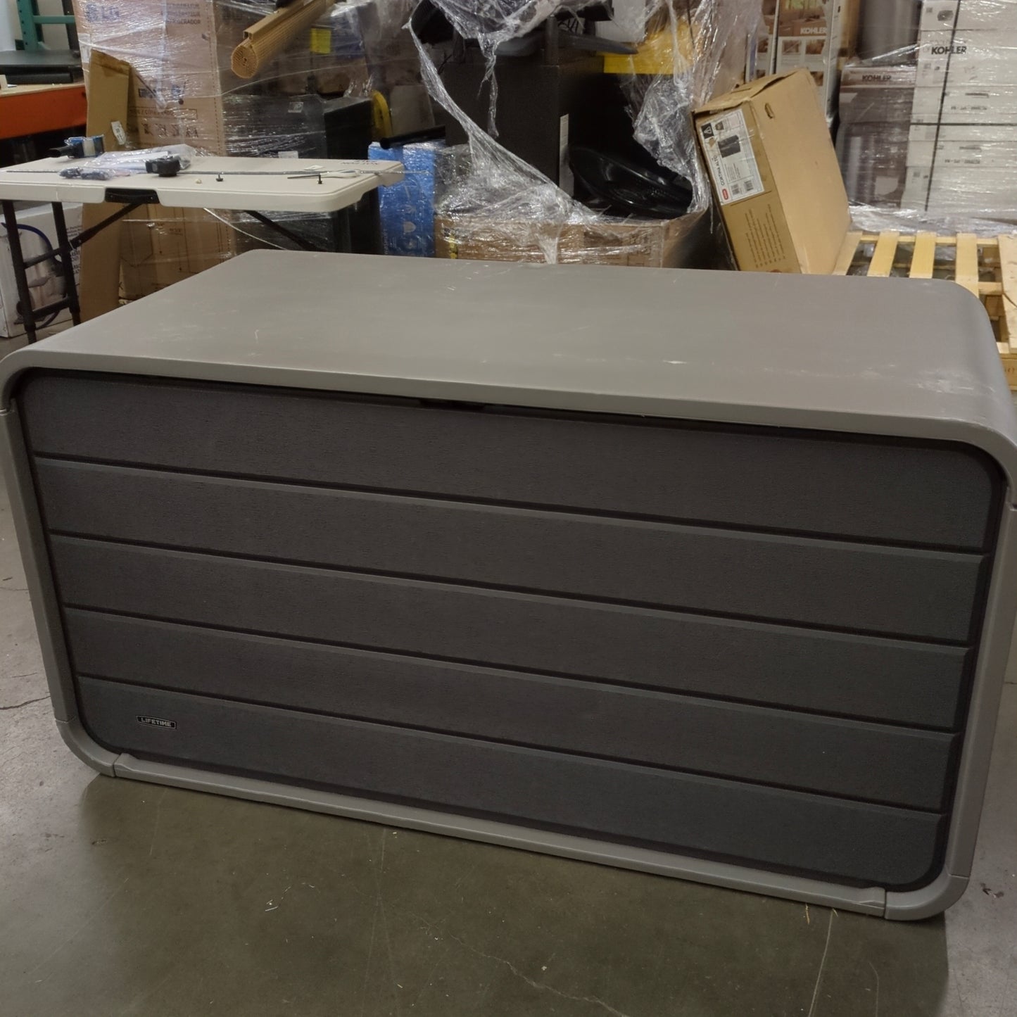 Lifetime 165 Gallon Modern Deck Box - Retail $229
