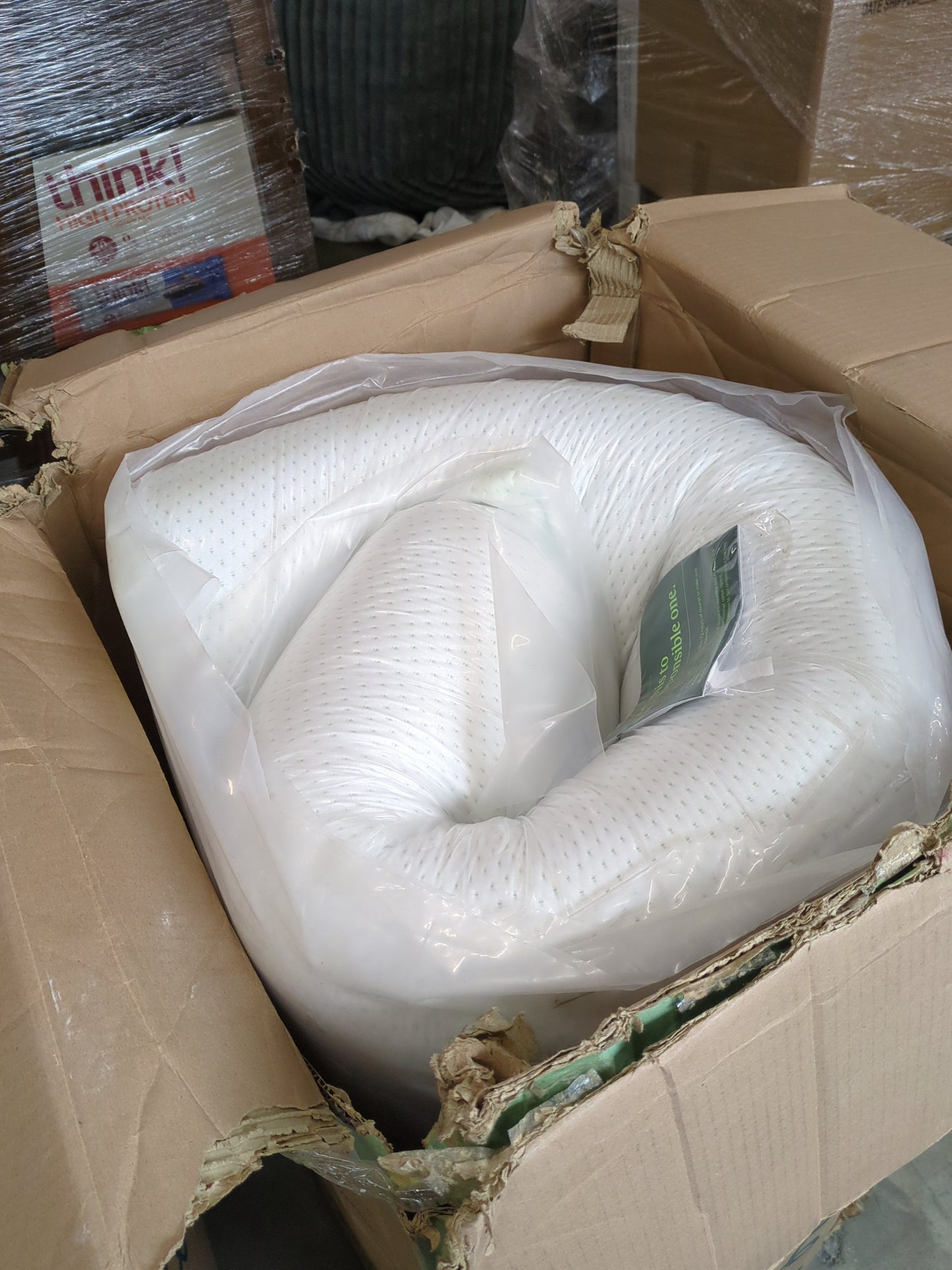 NEW - ZINUS 12 Inch QUEEN Green Tea Memory Foam Mattress, Fiberglass Free, Patented Custom Contour Support, Sturdy Base Foam, CertiPUR-US Certified, Mattress in A Box, White - Retail $379