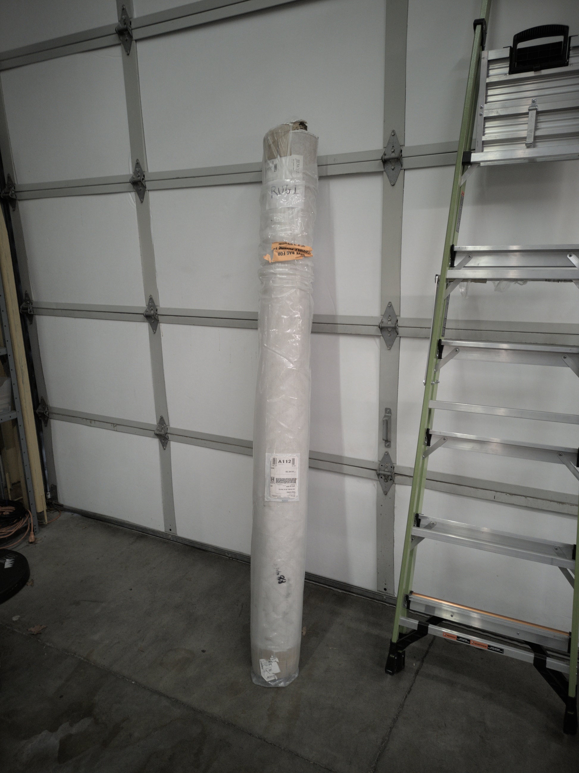 NEW - Costco - Feizy Jewel Area Rug, Beige Silver - Retail $179