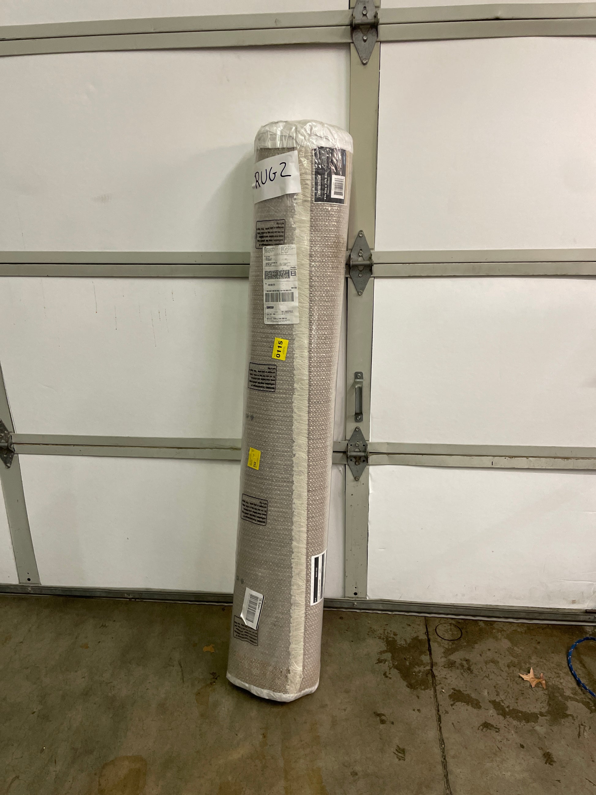 New - Costco - Thomasville Marketplace Luxury Shag Rugs, 5 ft. 3 in. x 7 ft. 5 in, Cream - Retail $159