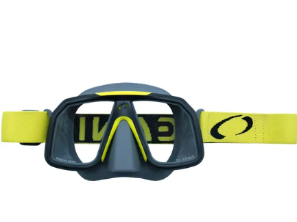 NEW - Oceanic Adult Snorkeling Set Large/X-Large - Retail $45 Yellow