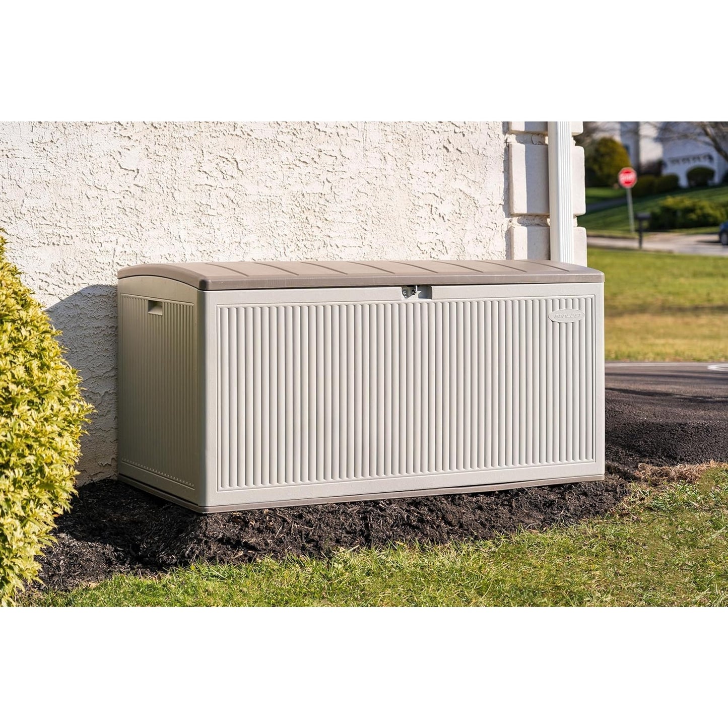 Suncast 160 Gallon Resin Deck Box - Retail $196