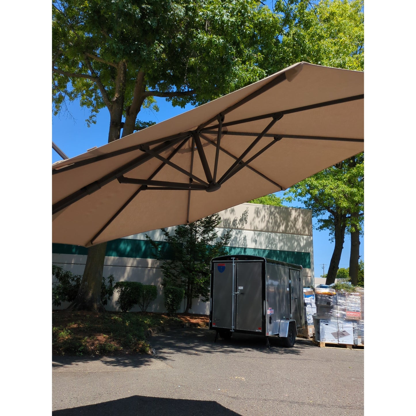 Costco - Seasons BEIGE 11' Round Cantilever Umbrella  - Retail $699