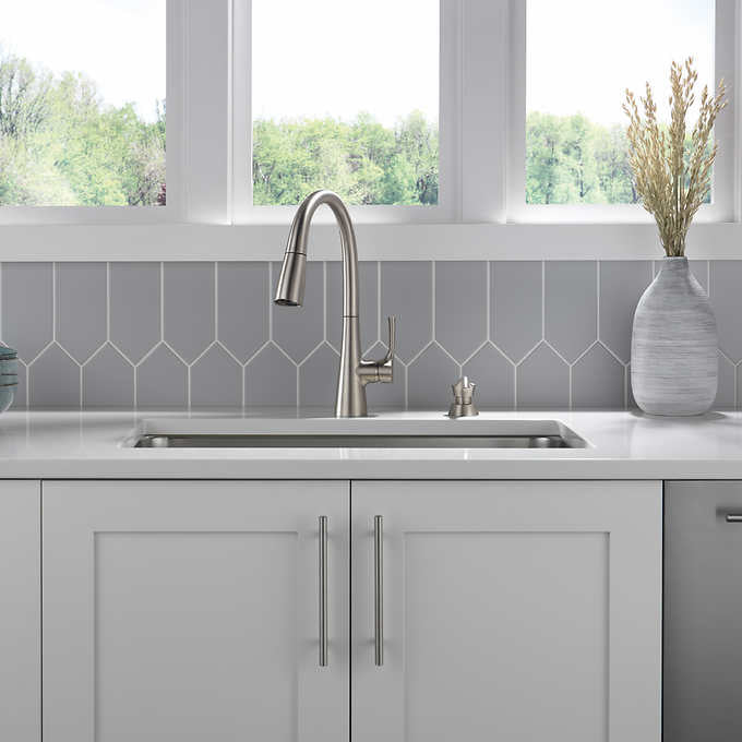 NEW - Delta Auburn Pull Down Kitchen Faucet and Soap Dispenser