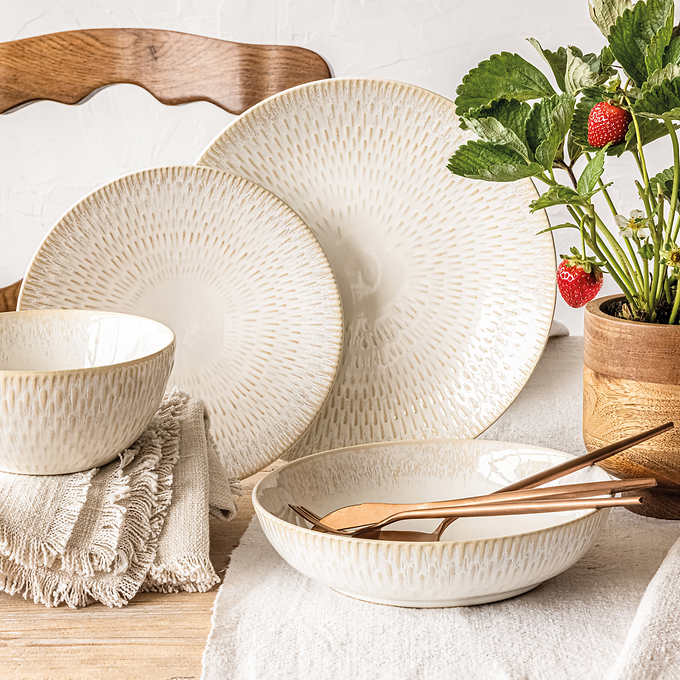 NEW - over&back Ivory WESTPOINT 16-piece Dinnerware Set - Retail $55
