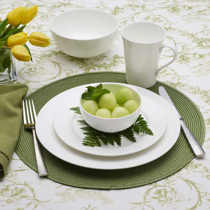 NEW - Mikasa Lausanne 40-piece Bone China Dinnerware Set - Retail $125