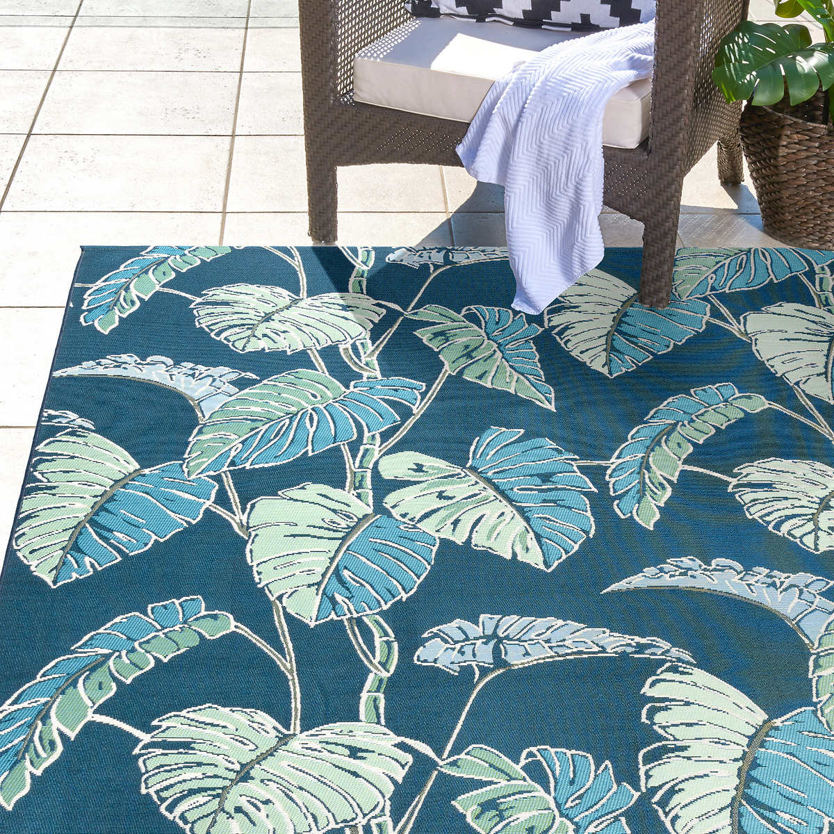 NEW - Reyn Spooner Indoor/Outdoor Area Rug, Kukui Blue, 8 ft. 8 in. x 13 ft. - Retail $299.99