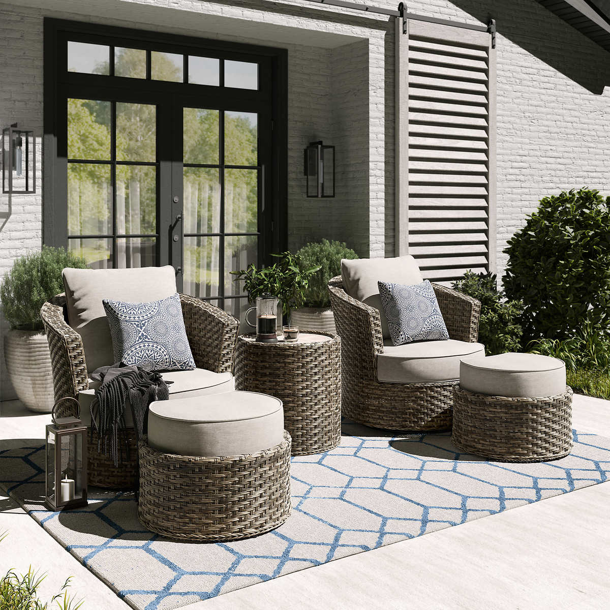 Costco - Salinger 5-piece Outdoor Patio Seating Set - Retail $1299