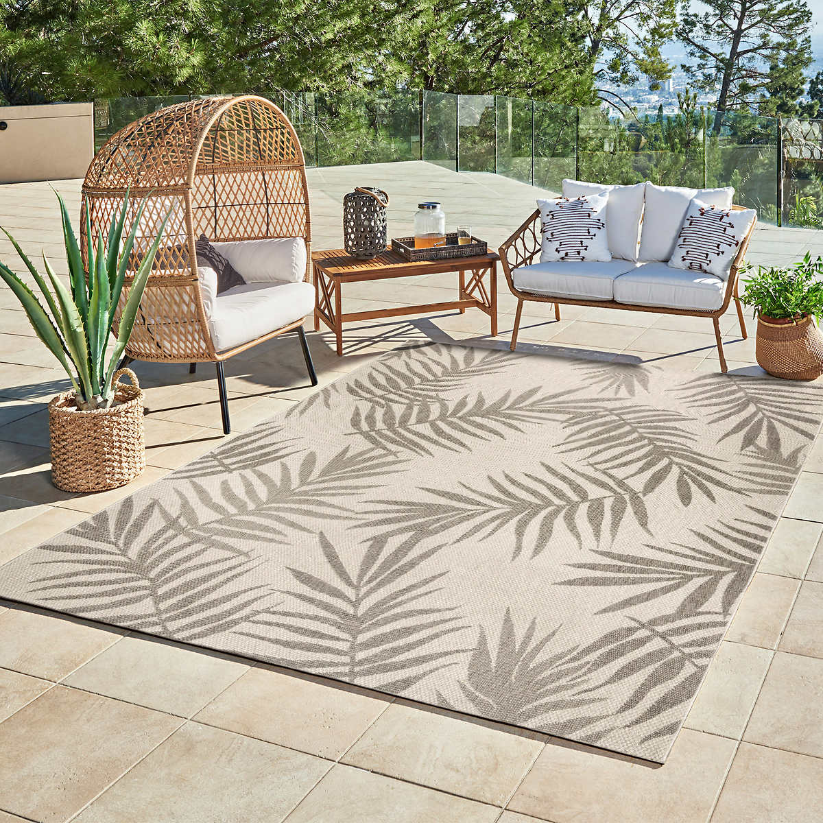 NEW - Costco - Indoor/Outdoor Rug from Studio by Brown Jordan, Perga - Retail $149
