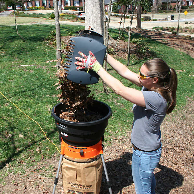 NEW - Costco - Yard Force 22" Corded Electric Leaf Shredder With Accessory Kit - Retail $124
