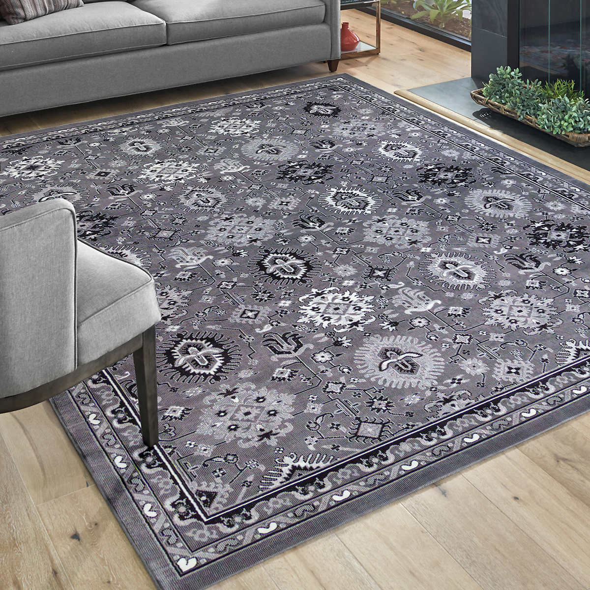 NEW - Costco - Carmen Rug Collection, Boleyn 5' 3" x 7' - Retail $139