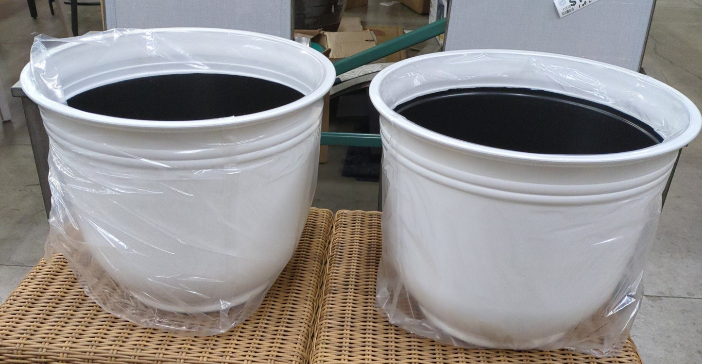 Theo Resin Planters by Trendspot, 2-pack - Retail $43