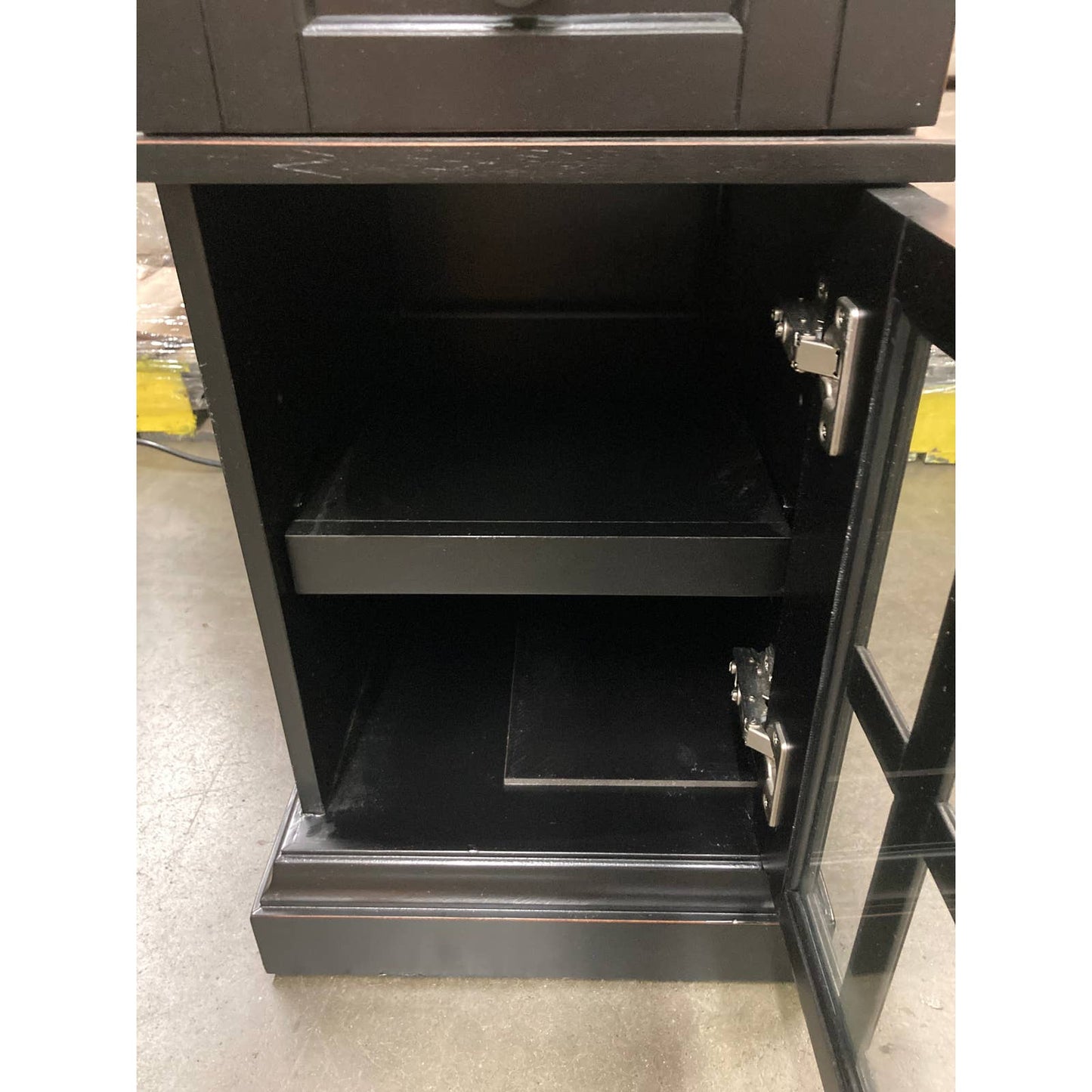 NEW - Costco - Tresanti Nathaniel Chairside Table with Power - Retail $139