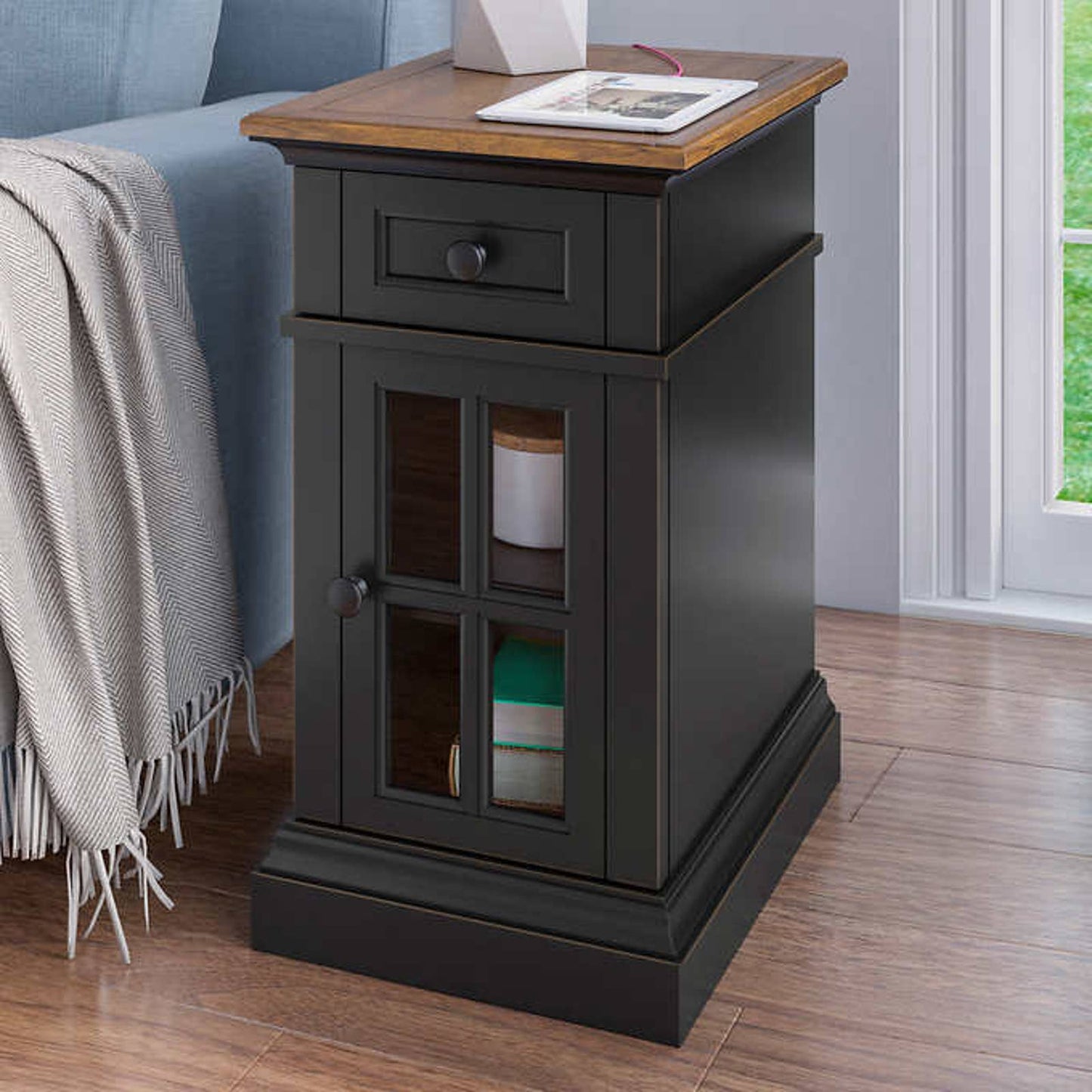 NEW - Costco - Tresanti Nathaniel Chairside Table with Power - Retail $139