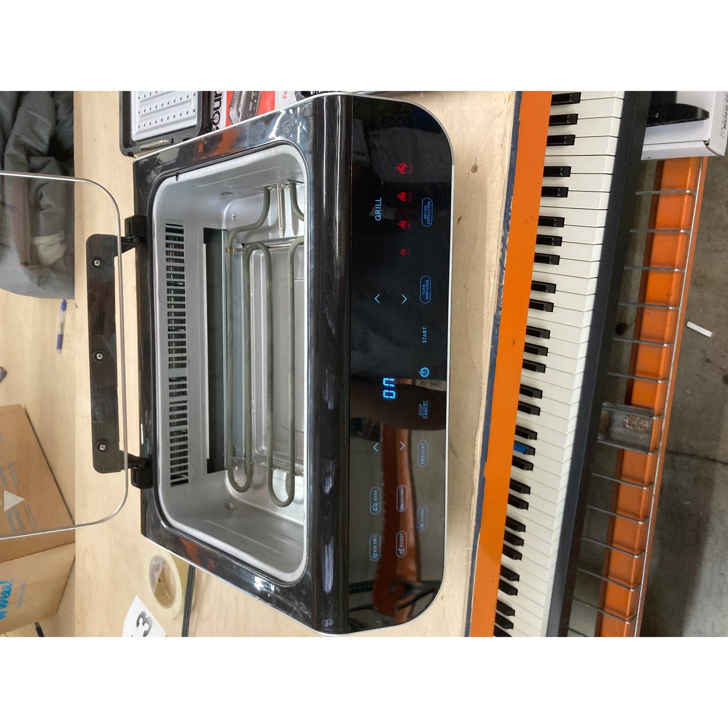 NEW - Costco - Gourmia FoodStation Smokeless Grill, Griddle, & Air Fryer with Integrated Temperature Probe - Retail $99