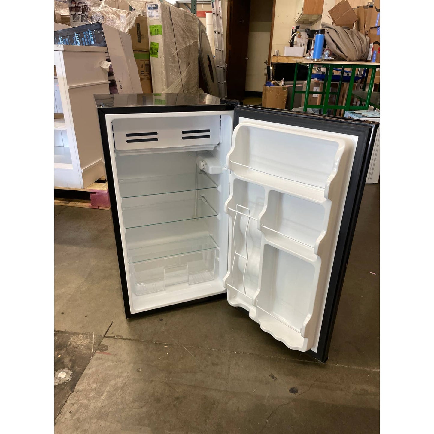 Like NEW - Midea 3.3 cuft Compact Fridge MRM33S8ASL - Retail $149