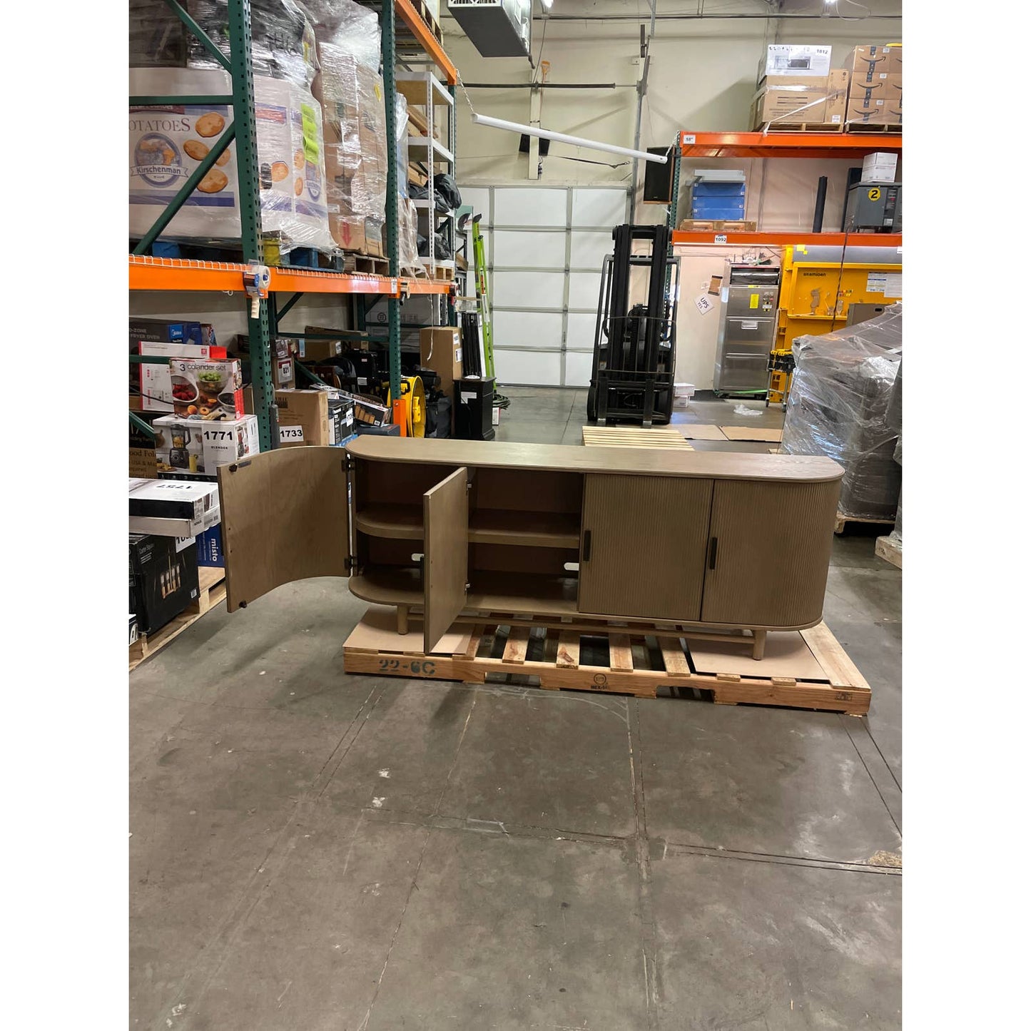 Like NEW - Costco - Valentina 80" Console - Retail $649