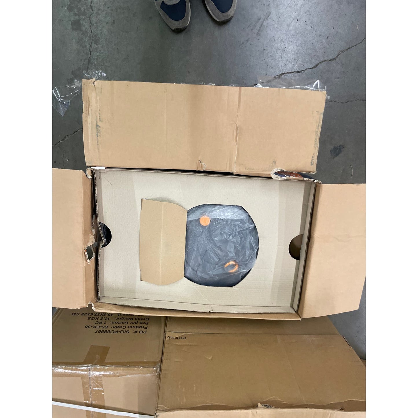 NEW - TASKI Aero 8 Plus Canister Dry Vacuum, 3.5 gallon, Grey/Orange - Retail $299