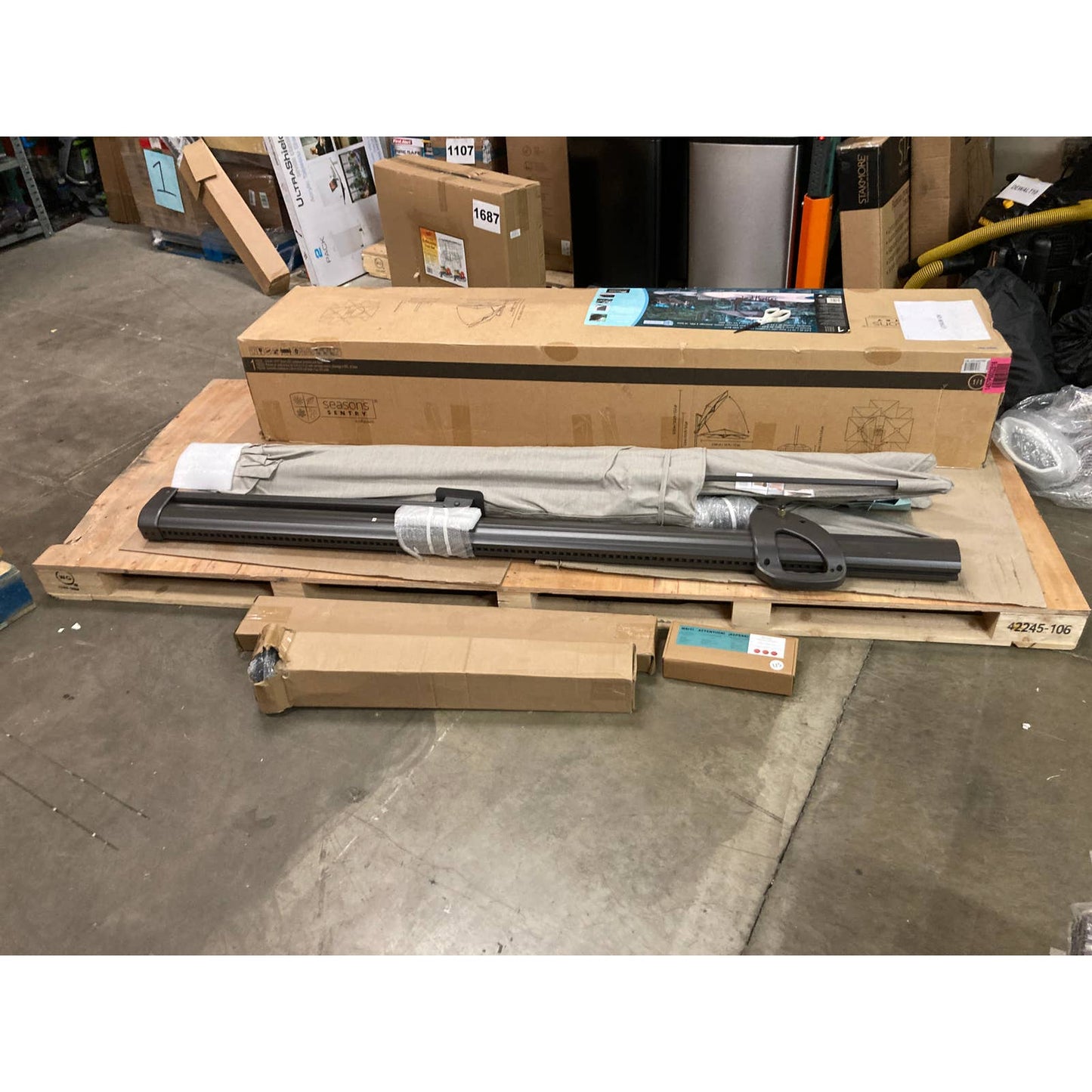 Like NEW - Costco - Seasons Sentry GREY 10' Square Solar LED Cantilever Umbrella -Retail $699