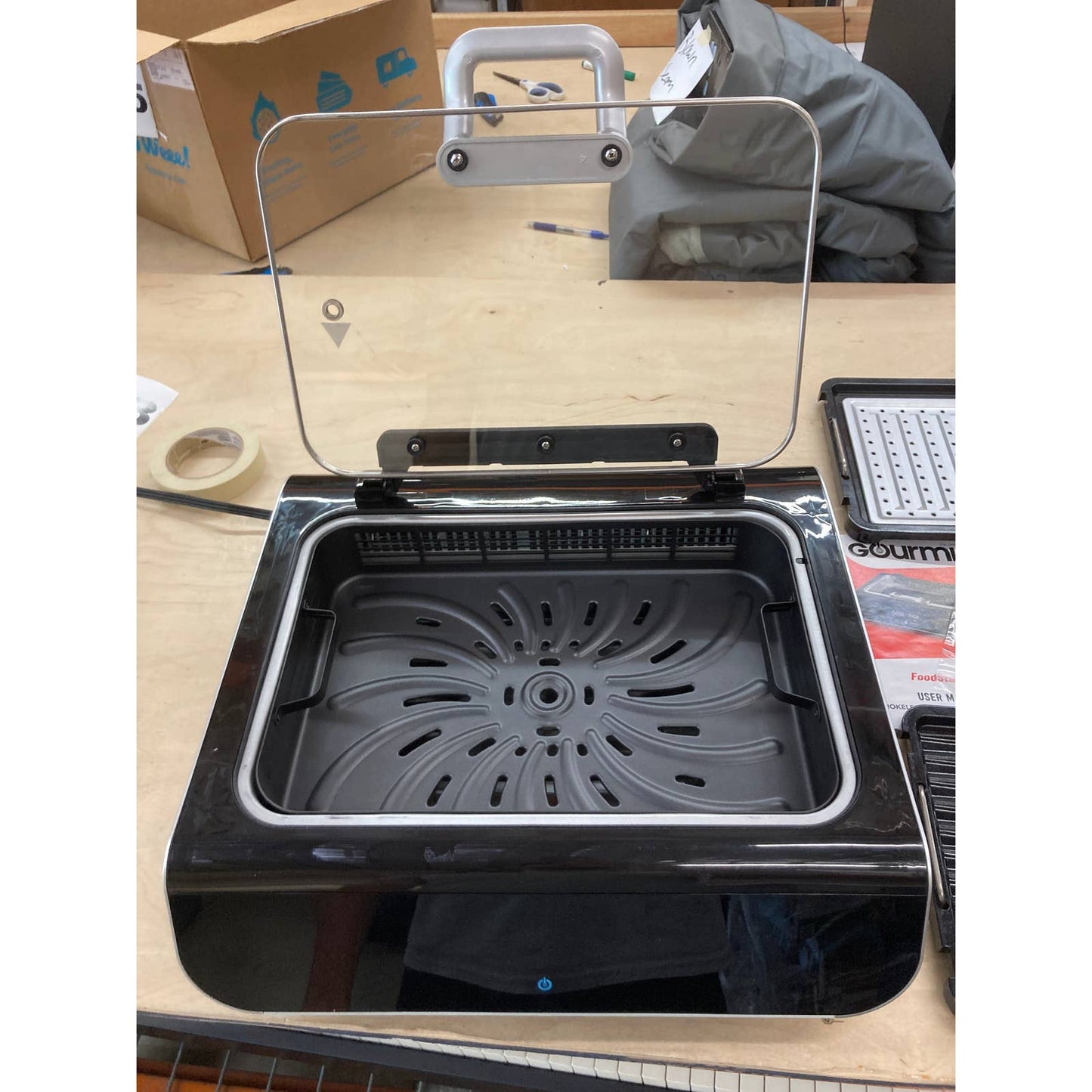 NEW - Costco - Gourmia FoodStation Smokeless Grill, Griddle, & Air Fryer with Integrated Temperature Probe - Retail $99