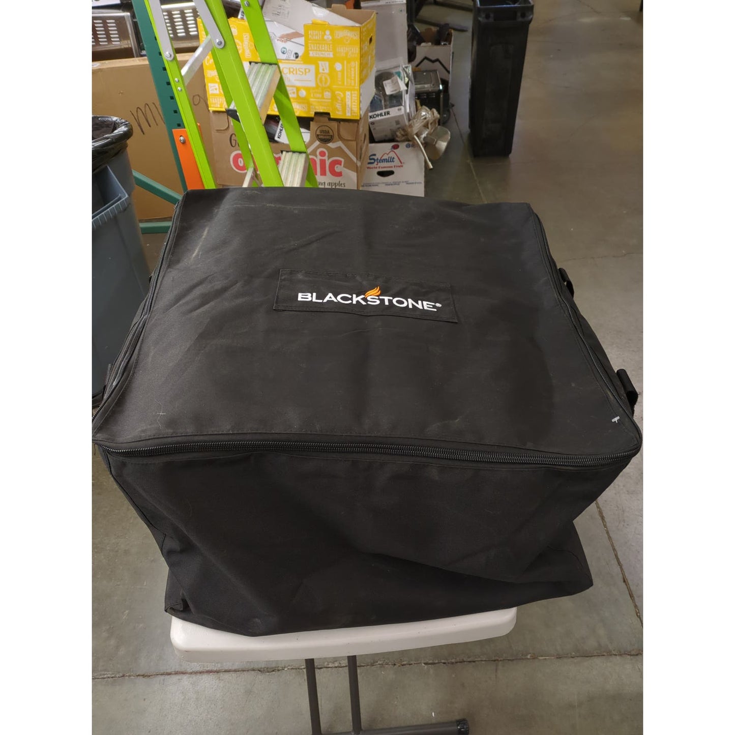 Blackstone Original 22in Griddle w/Hood and Carry Bag - Retail $199