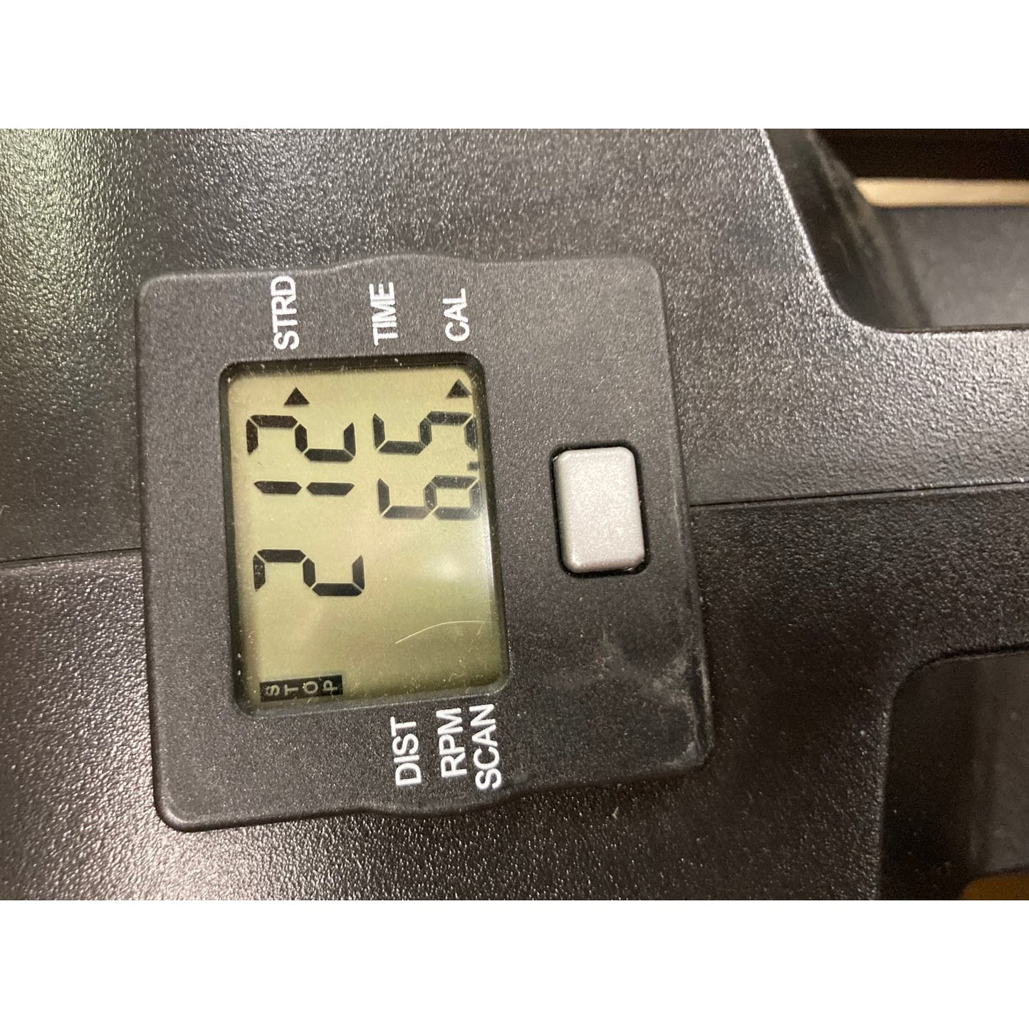 Like NEW - Costco - Cubii Jr. Seated Elliptical with Built-in Display Monitor and Mat - Retail $199