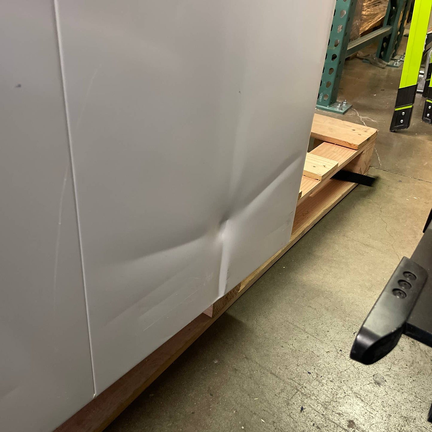 Midea Convertible Chest Freezer with Interior LED Light, 7.0 cu ft, White - Retail $229