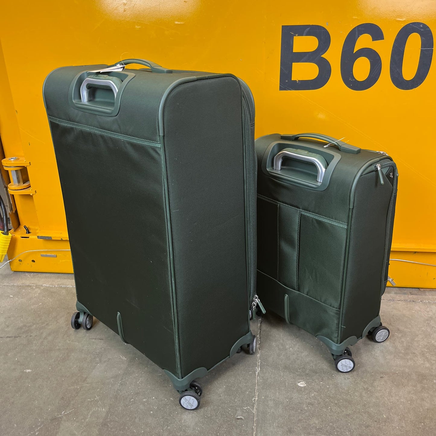 NEW - Samsonite Green Renew 2-piece Softside Set - Retail $199