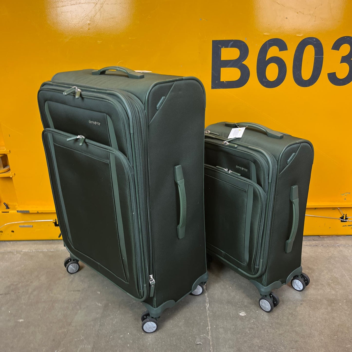 NEW - Samsonite Green Renew 2-piece Softside Set - Retail $199