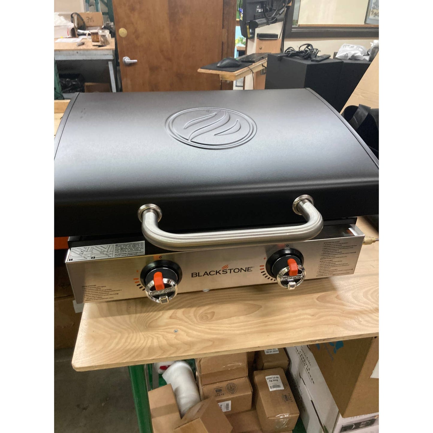 Blackstone Original 22in Griddle w/Hood and Carry Bag - Retail $199