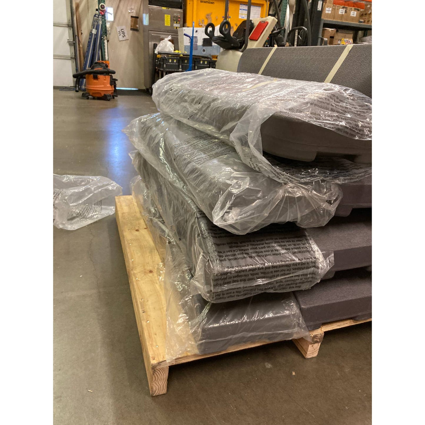 Like NEW - Costco - Seasons Sentry GREY 10' Square Solar LED Cantilever Umbrella -Retail $699