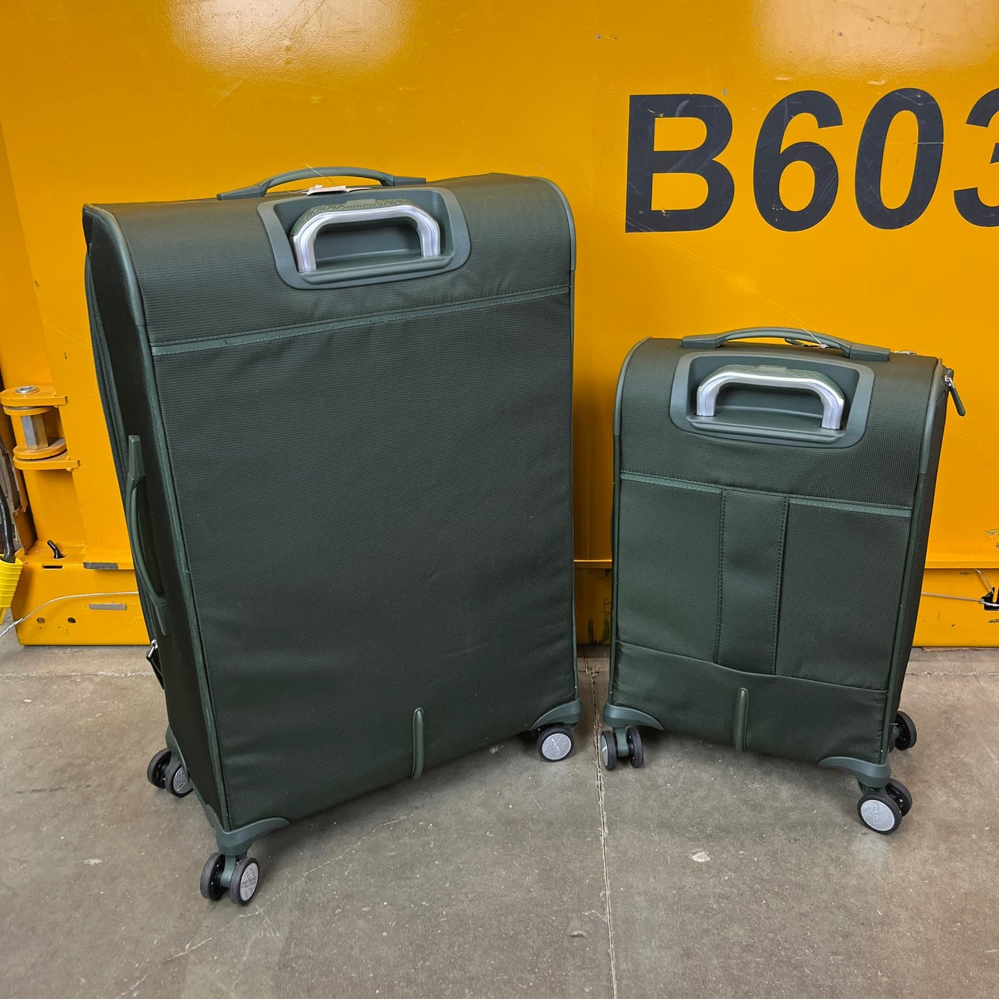 NEW - Samsonite Green Renew 2-piece Softside Set - Retail $199