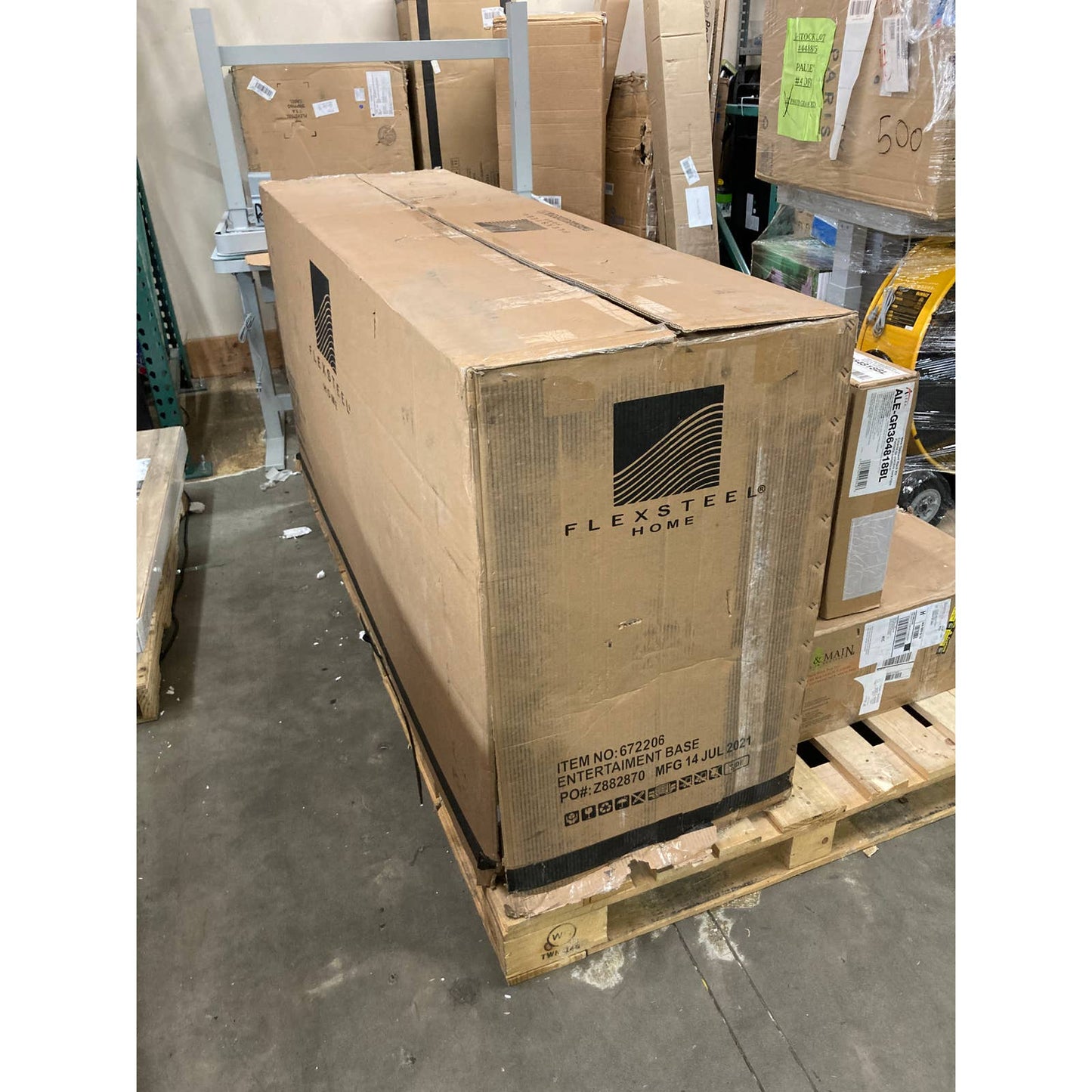 NEW - Flexsteel Carpenter Entertainment Base - Retail $1299