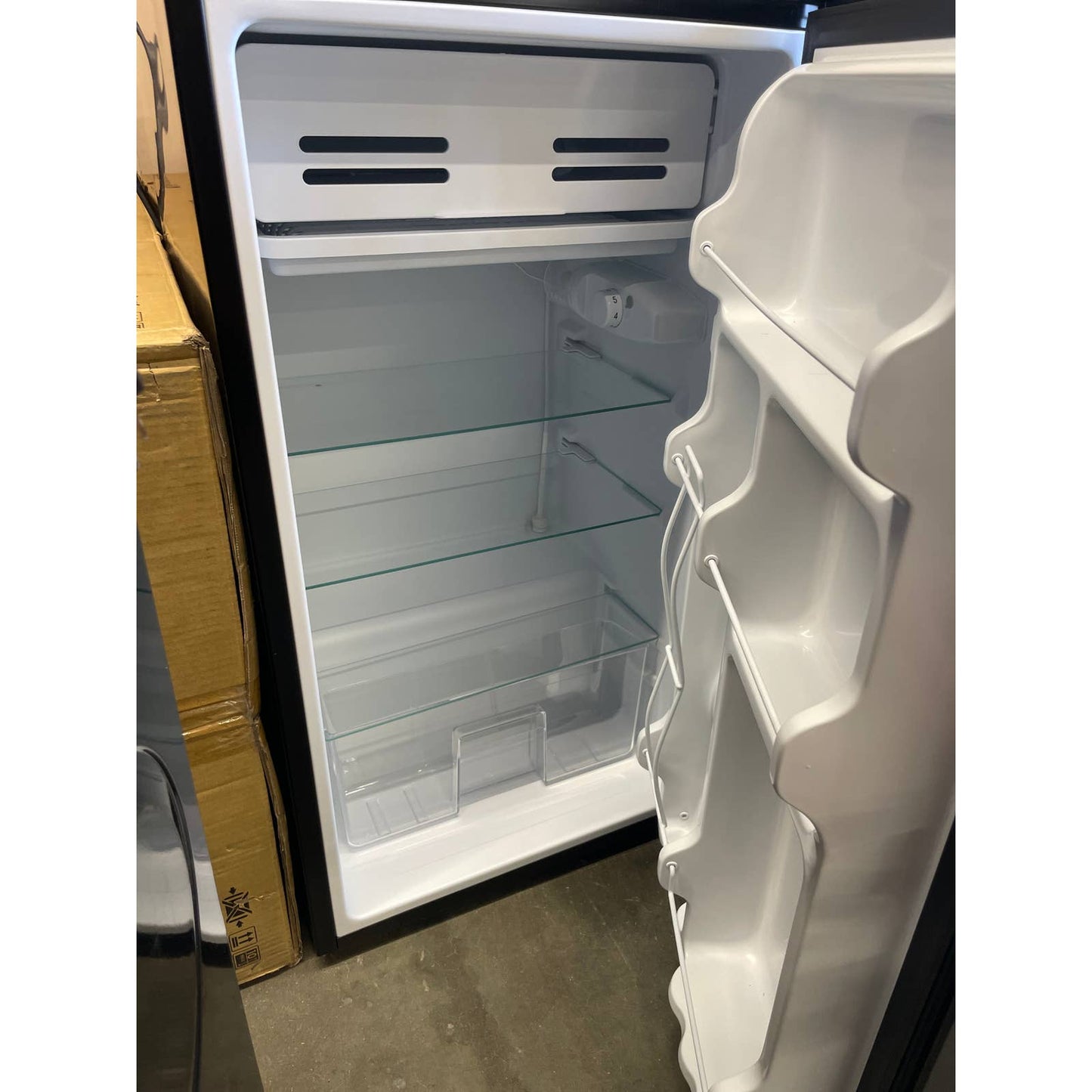 Like NEW - Midea 3.3 cuft Compact Fridge MRM33S8ASL - Retail $149
